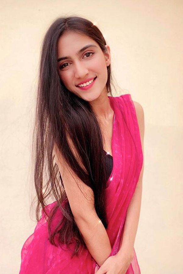 Prithvi Shaw Girl Friend Prachi Singh Photo Gallery - Sakshi11