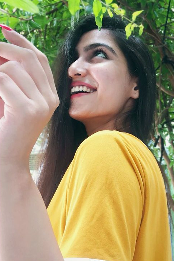 Prithvi Shaw Girl Friend Prachi Singh Photo Gallery - Sakshi21