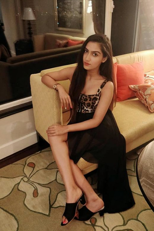 Prithvi Shaw Girl Friend Prachi Singh Photo Gallery - Sakshi22