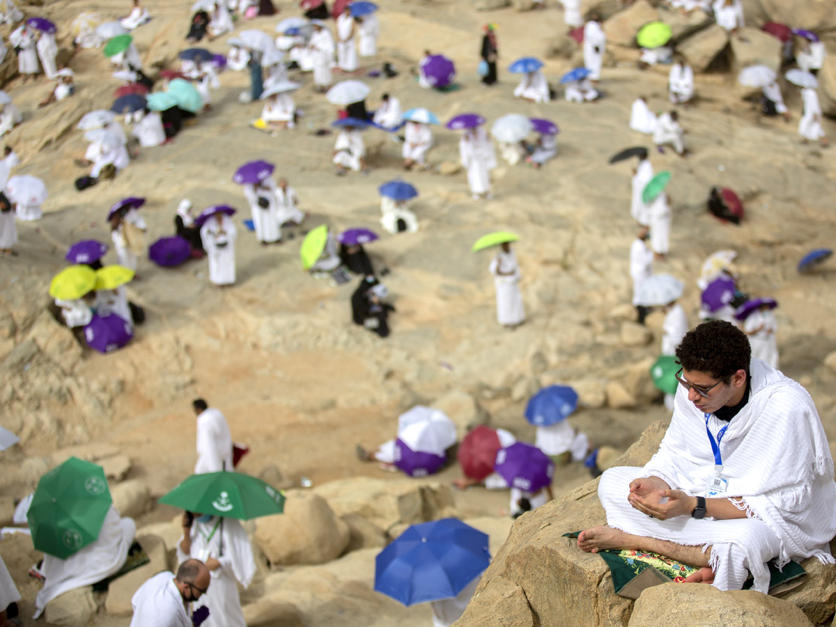 Muslim pilgrims gather around Mecca to offer prayer - Sakshi10