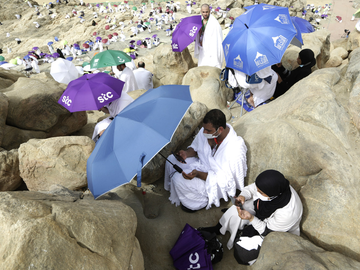 Muslim pilgrims gather around Mecca to offer prayer - Sakshi11