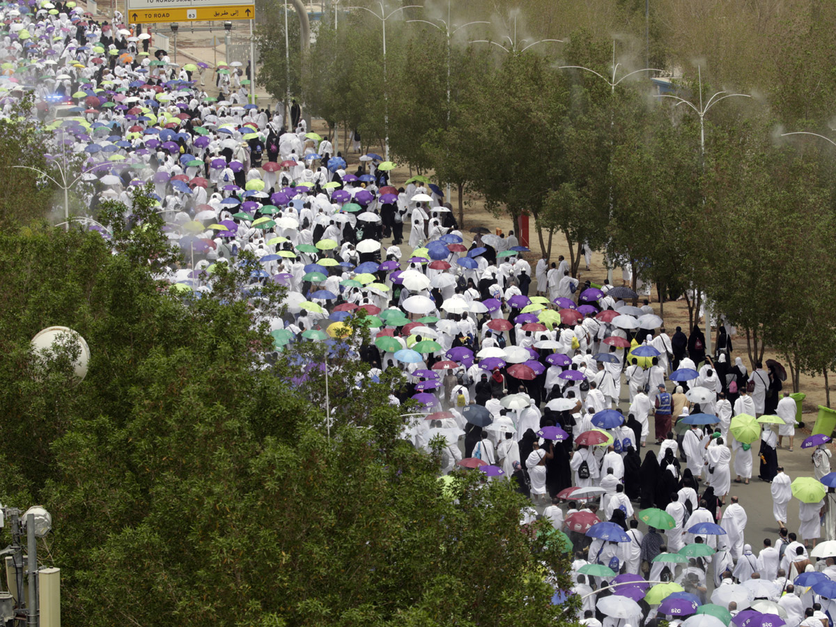Muslim pilgrims gather around Mecca to offer prayer - Sakshi15