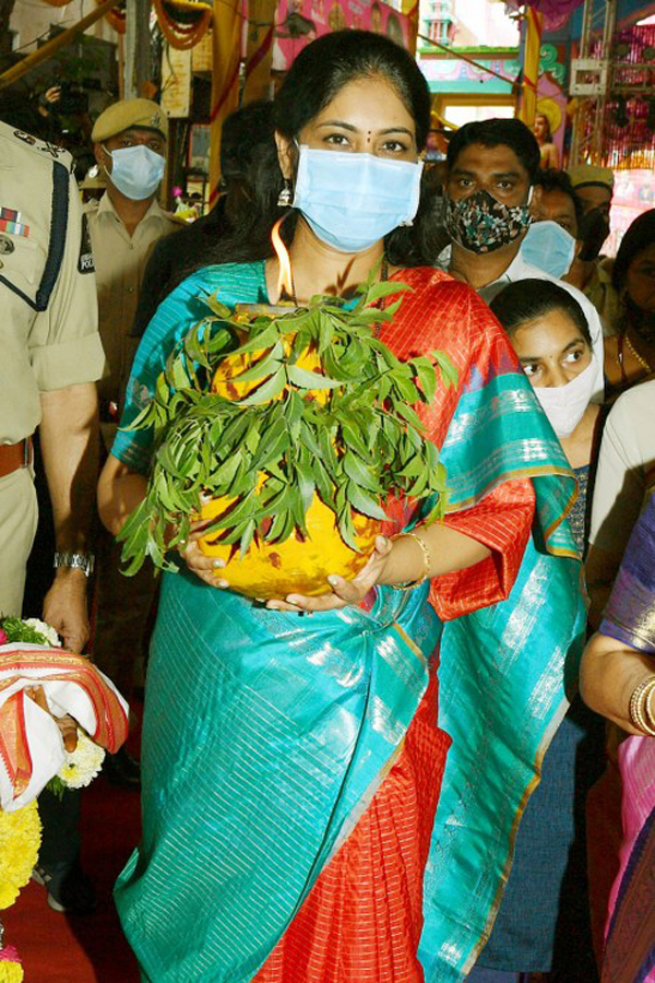Secunderabad Ujjaini Mahankali Bonalu 2021 - Sakshi10