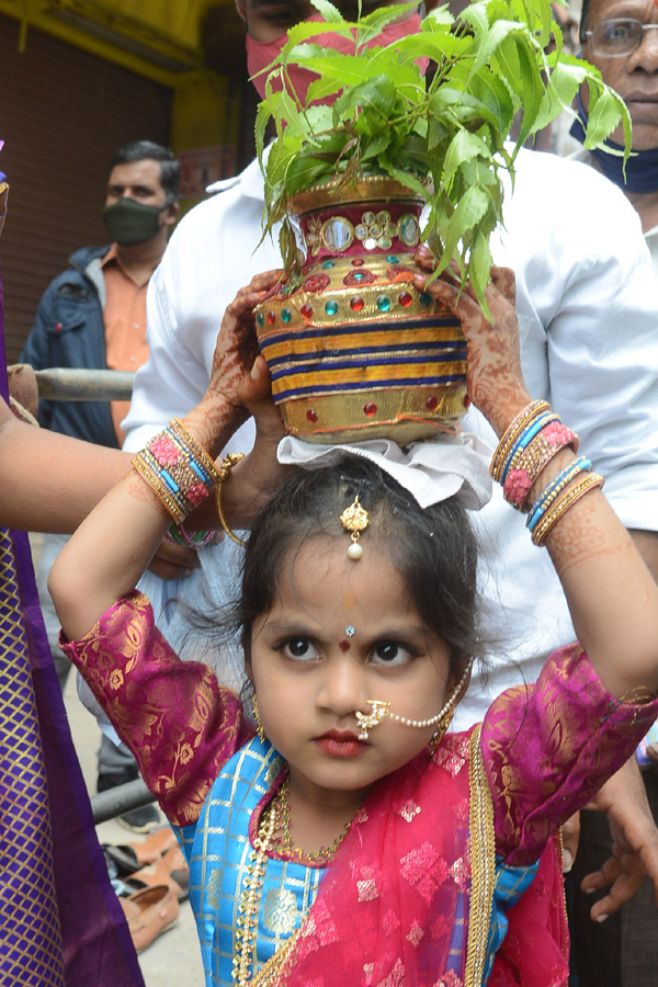 Secunderabad Ujjaini Mahankali Bonalu 2021 - Sakshi11