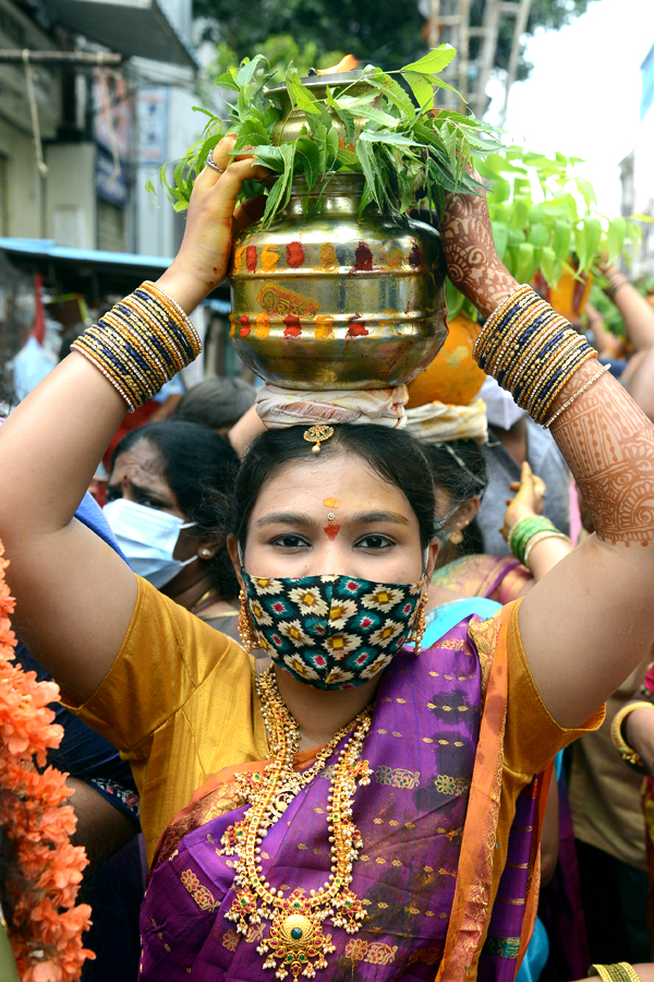 Secunderabad Ujjaini Mahankali Bonalu 2021 - Sakshi12