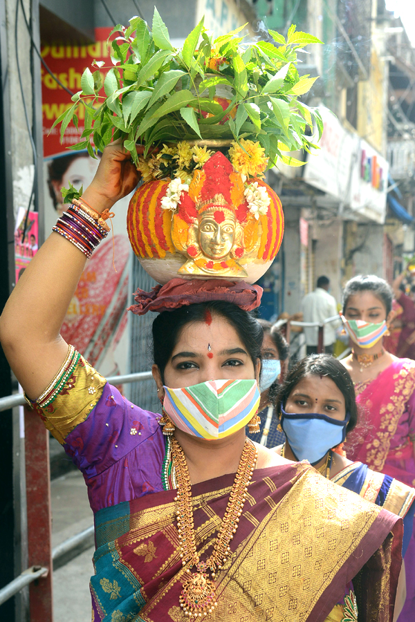 Secunderabad Ujjaini Mahankali Bonalu 2021 - Sakshi16
