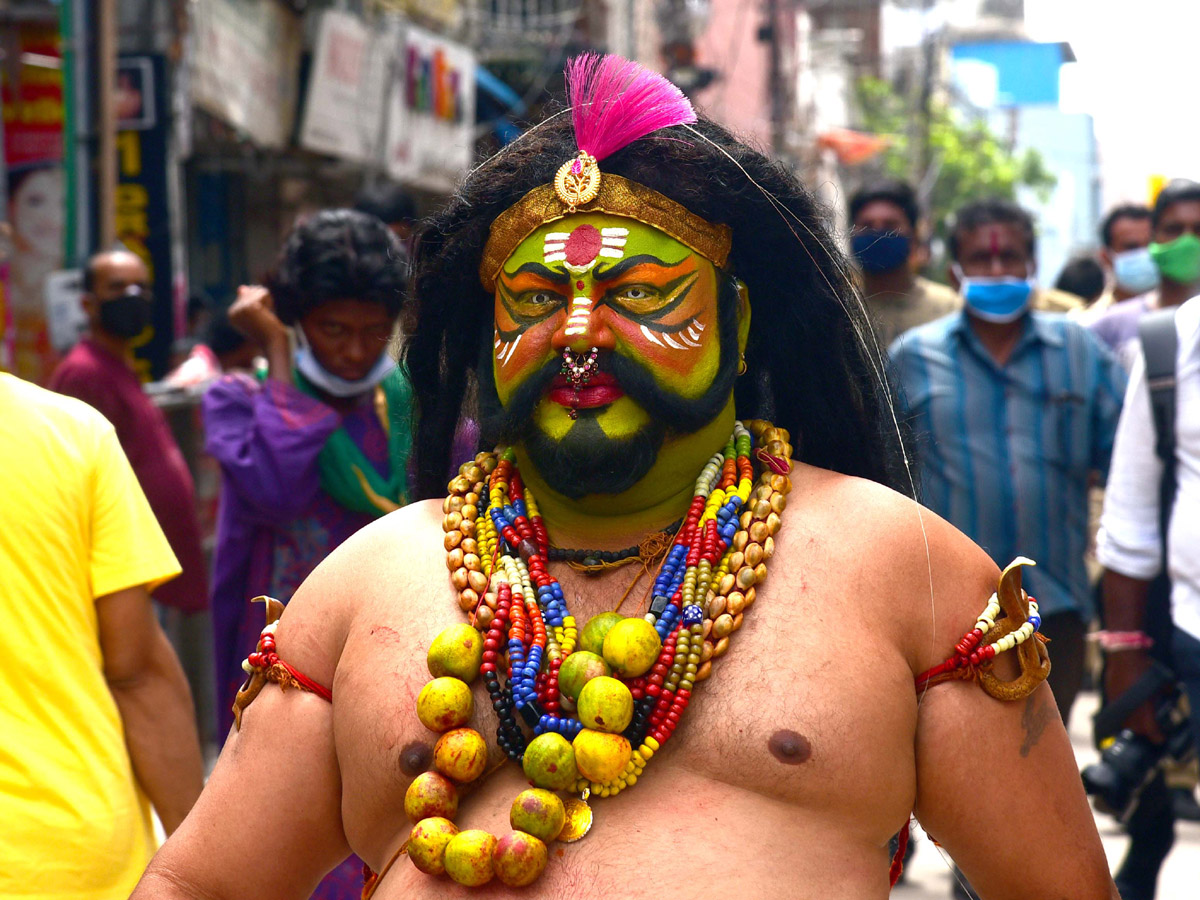Sri Ujjaini Mahankali Bonalu in Secunderabad Photo Gallery - Sakshi20