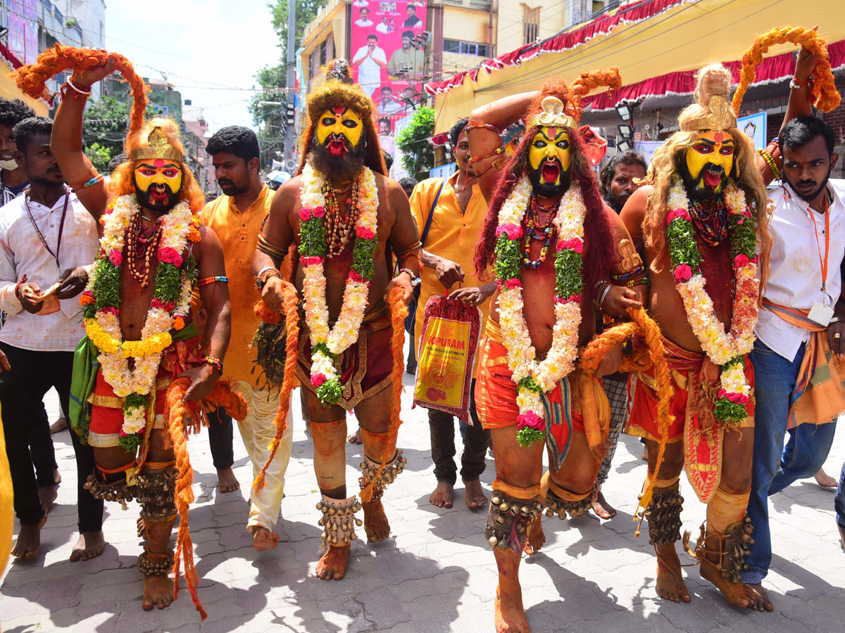 Sri Ujjaini Mahankali Bonalu in Secunderabad Photo Gallery - Sakshi21