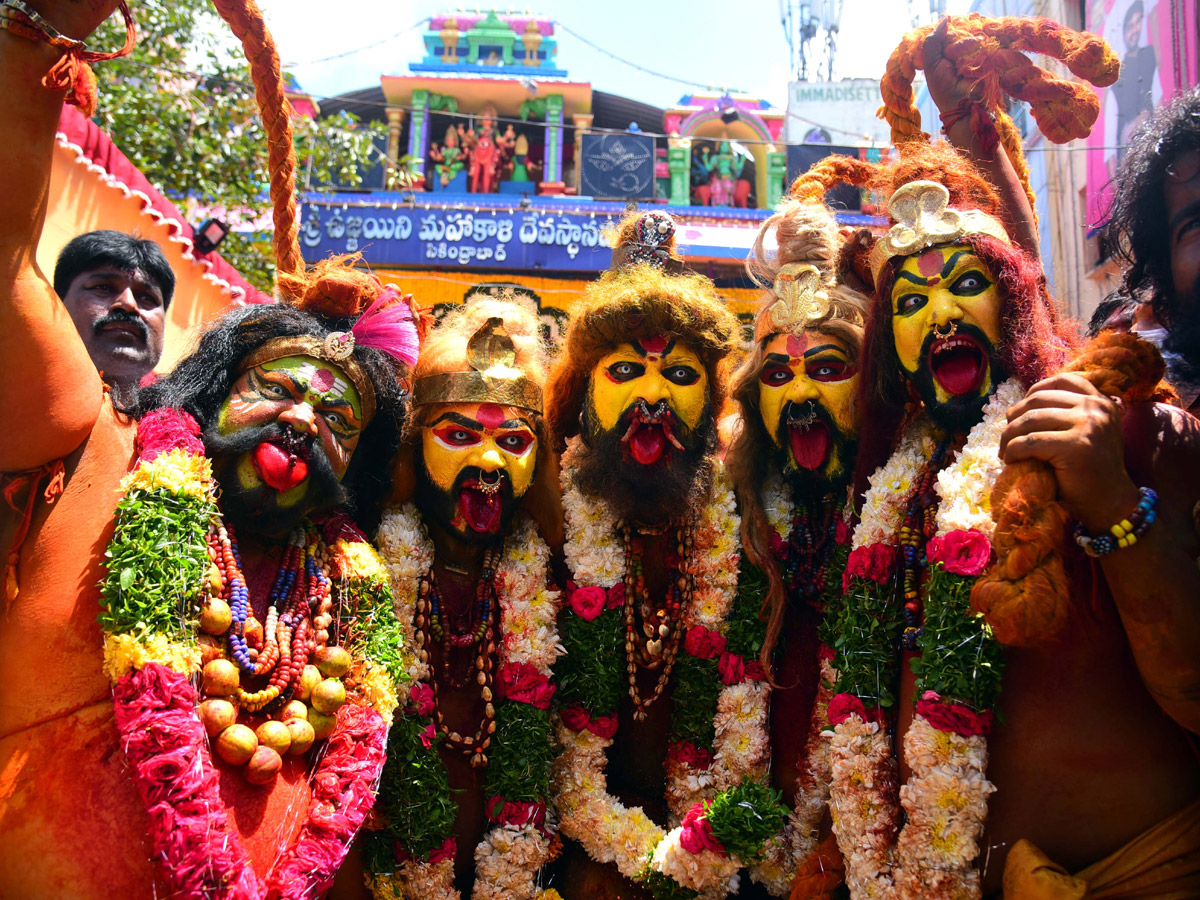 Sri Ujjaini Mahankali Bonalu in Secunderabad Photo Gallery - Sakshi23