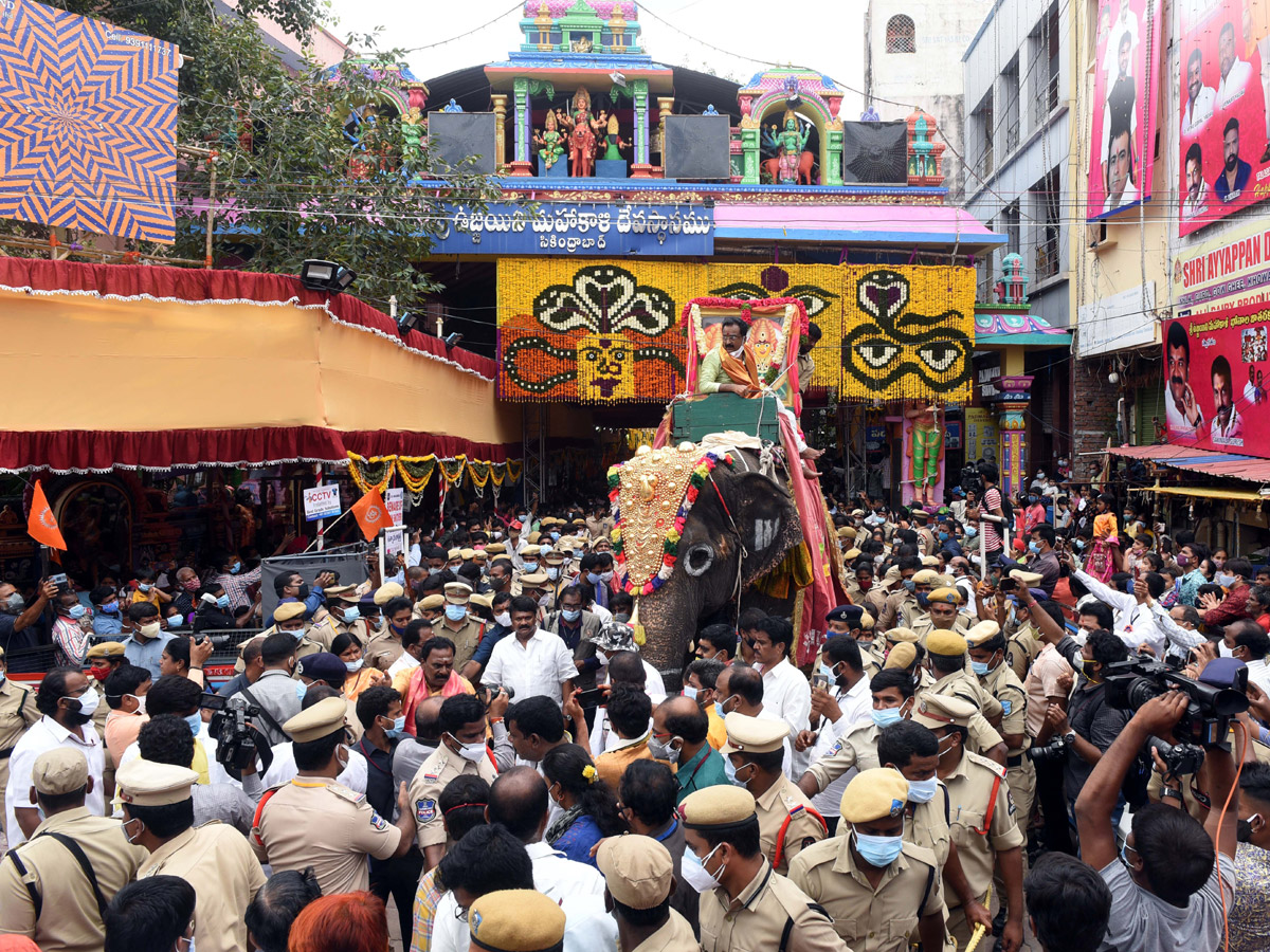 Sri Ujjaini Mahankali Bonalu in Secunderabad Photo Gallery - Sakshi8