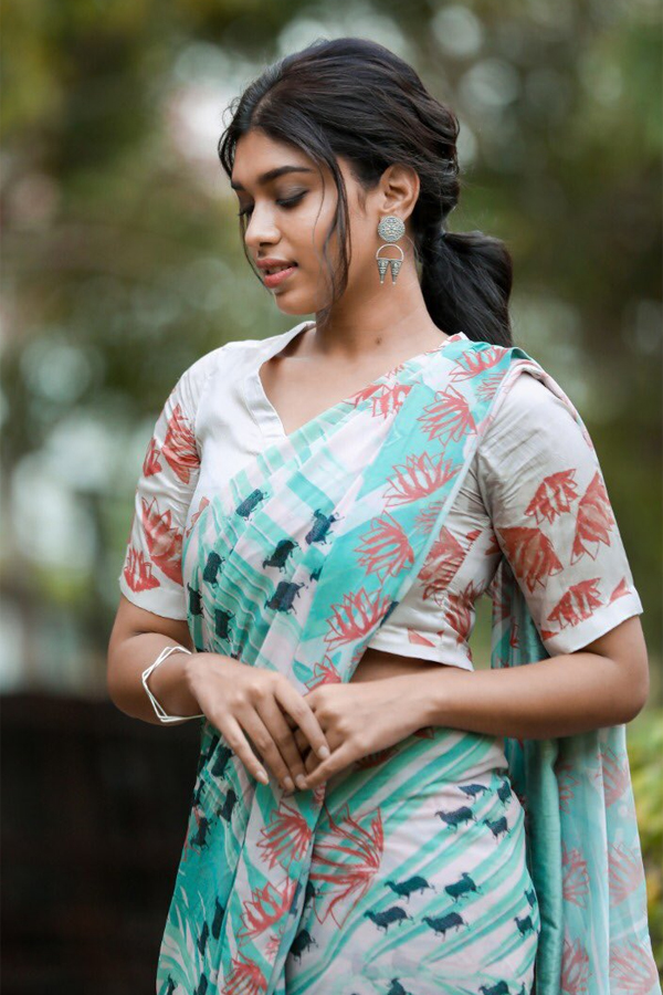 Dushara Vijayan Photos - Sakshi22