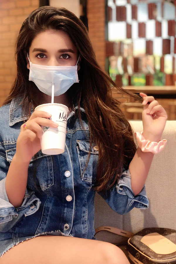 Tollywood Beauty Nidhhi Agerwal Photo Gallery - Sakshi21