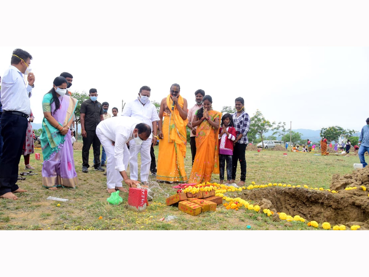 House construction in Jagananna colonies Photo Gallery - Sakshi4