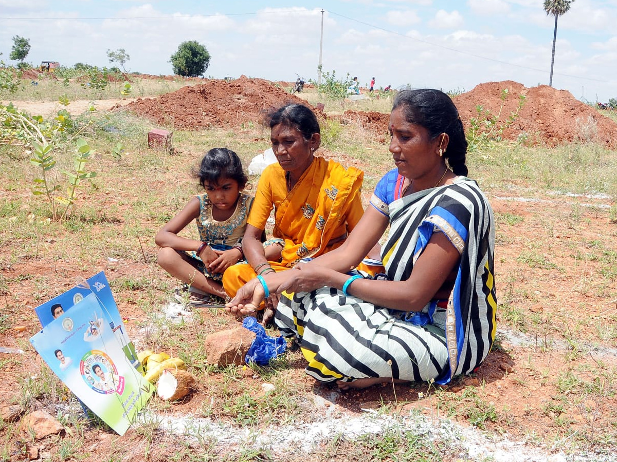 House construction in Jagananna colonies Photo Gallery - Sakshi31