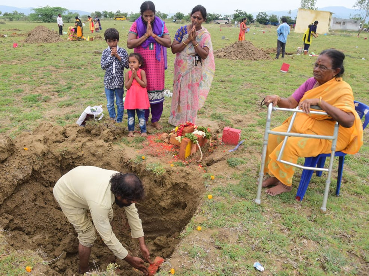 House construction in Jagananna colonies Photo Gallery - Sakshi16
