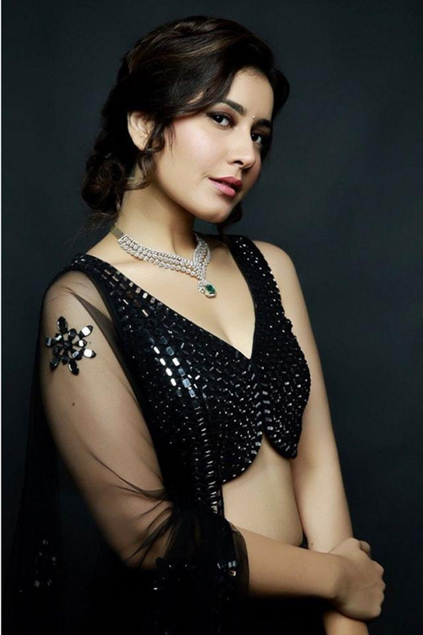 Raashii Khanna Latest Pictures Photo Gallery - Sakshi10