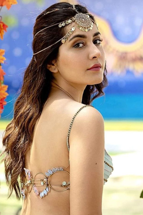 Raashii Khanna Latest Pictures Photo Gallery - Sakshi11