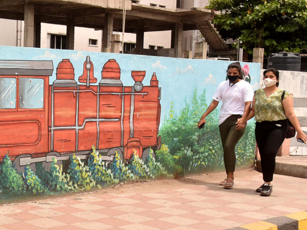 Photo Feature: Innovative Message Oriented Junctions Hyderabad - Sakshi23
