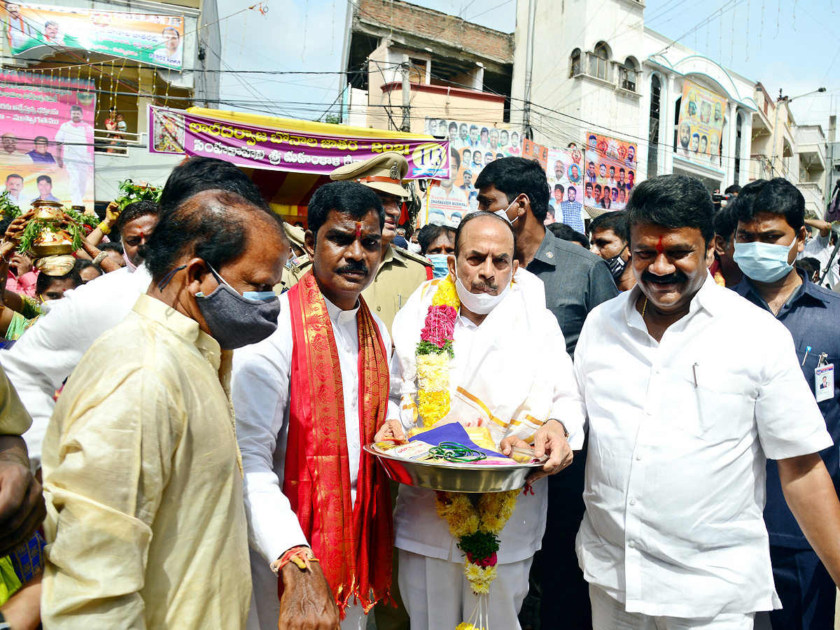 Hyderabad bonalu 2021 Photo Gallery - Sakshi12