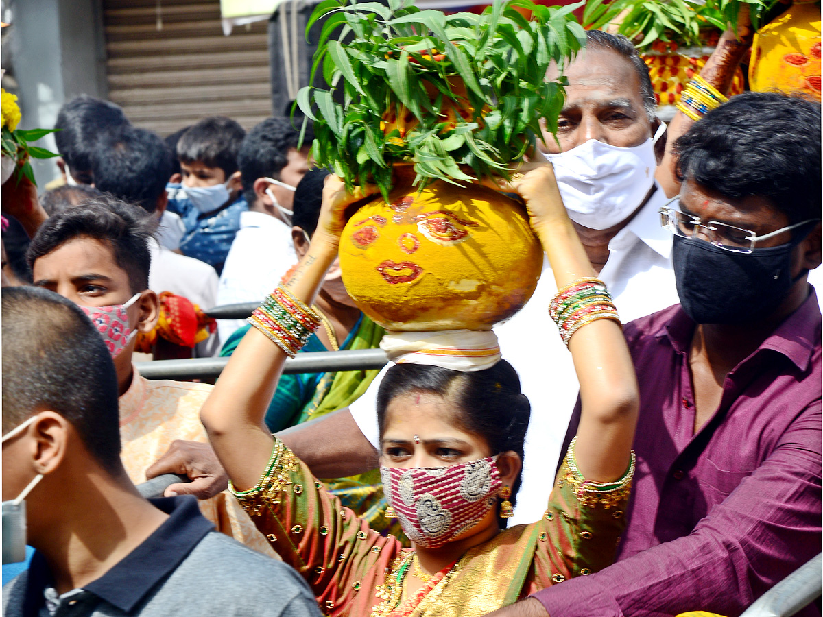 Hyderabad bonalu 2021 Photo Gallery - Sakshi14