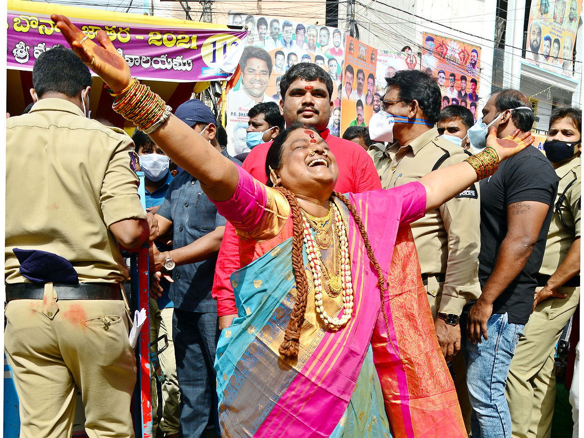 Hyderabad bonalu 2021 Photo Gallery - Sakshi16