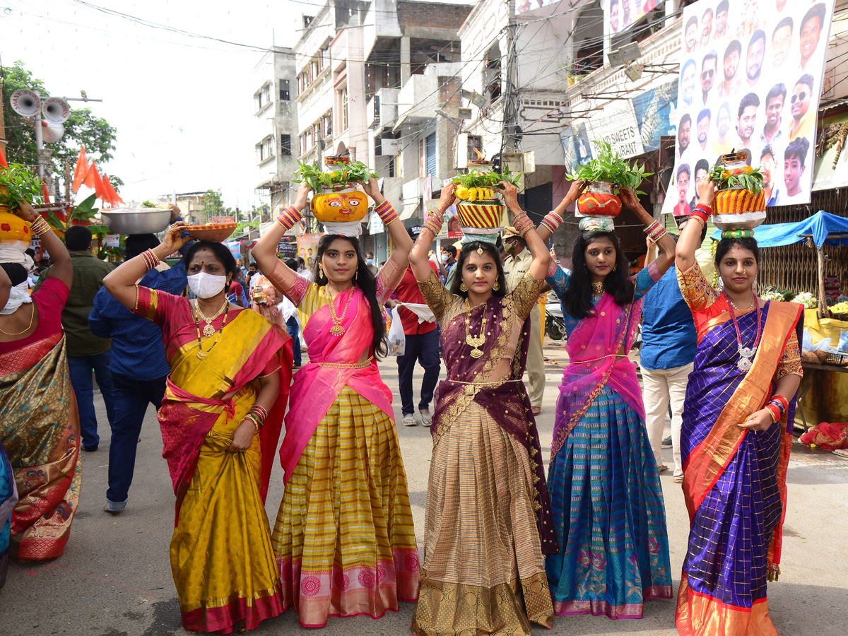 Hyderabad bonalu 2021 Photo Gallery - Sakshi23
