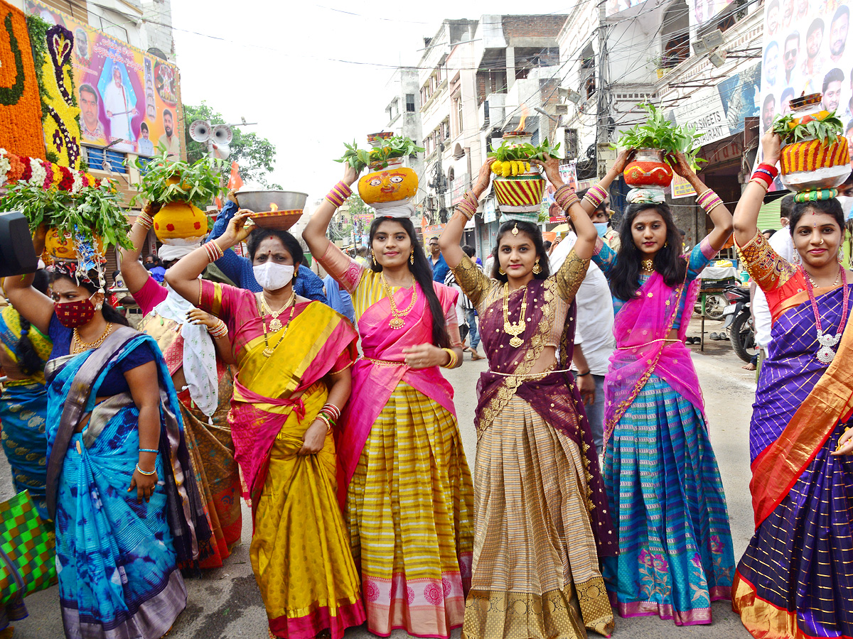 Hyderabad bonalu 2021 Photo Gallery - Sakshi24