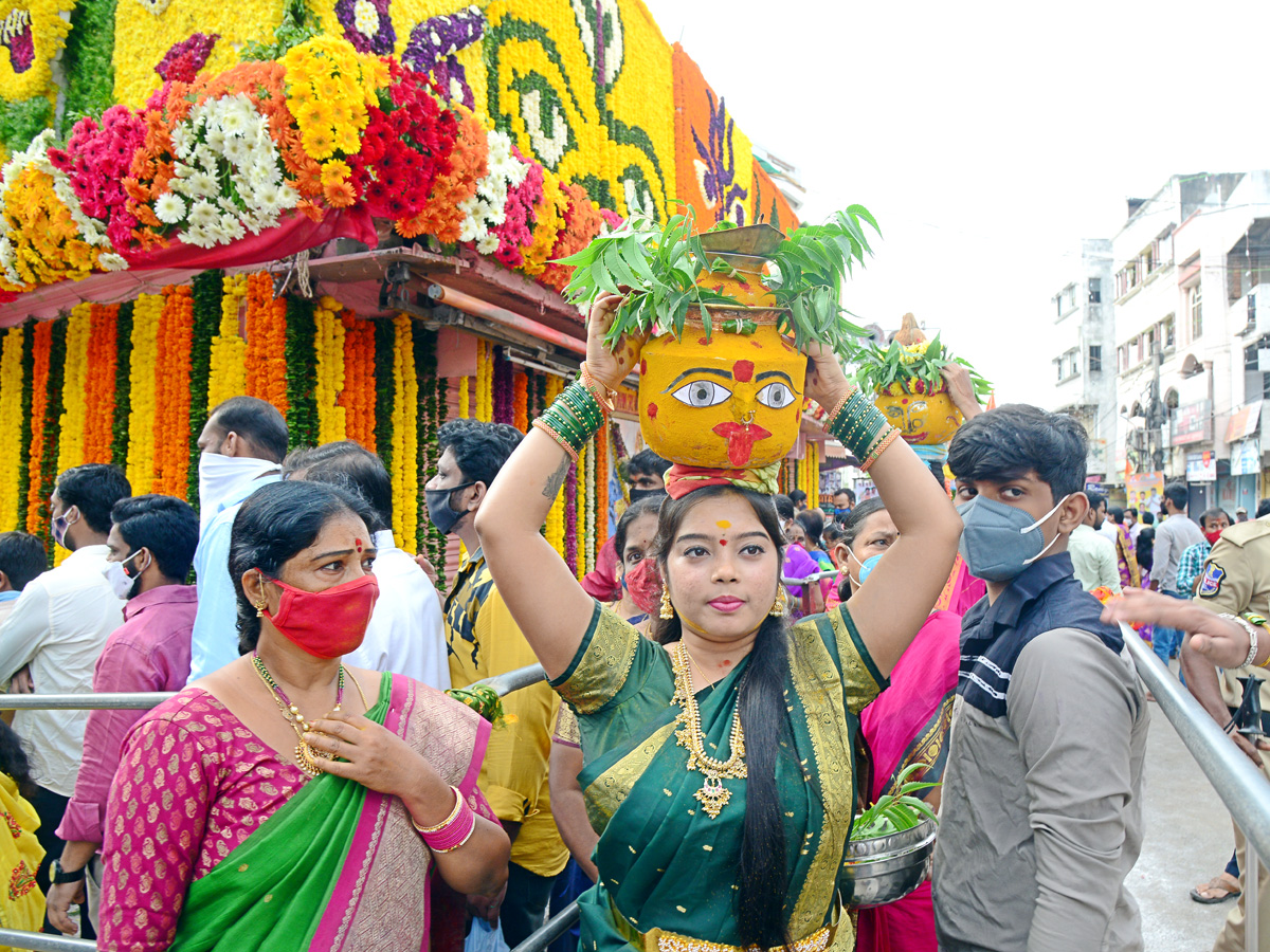 Hyderabad bonalu 2021 Photo Gallery - Sakshi26