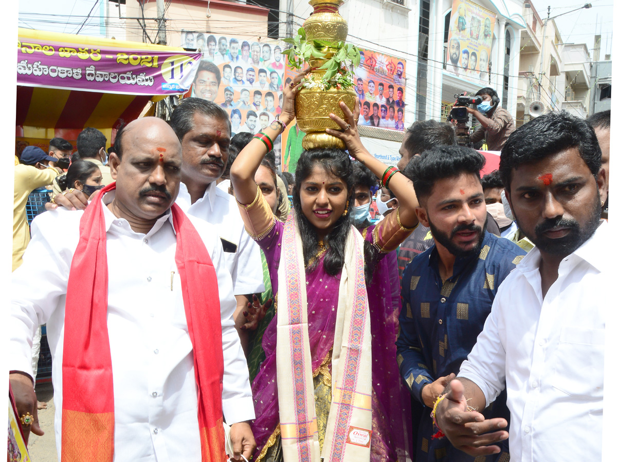 Hyderabad bonalu 2021 Photo Gallery - Sakshi4