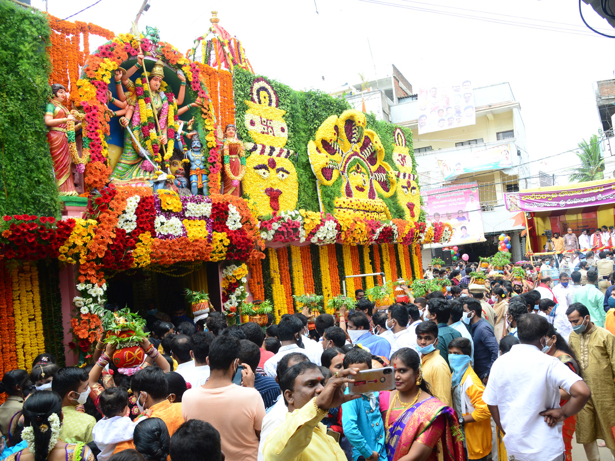 Hyderabad bonalu 2021 Photo Gallery - Sakshi7