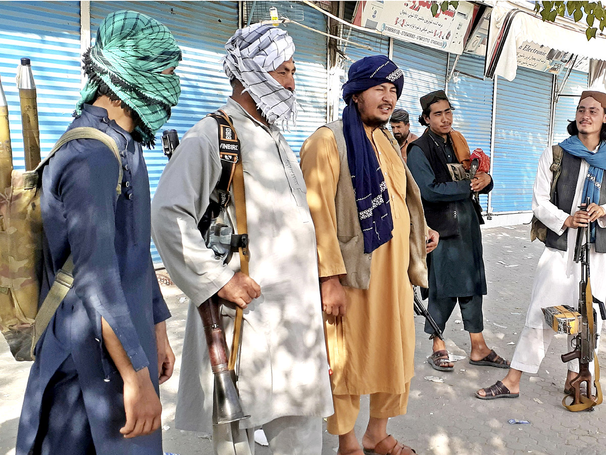 Afghan leader rallies forces in besieged northern city - Sakshi23