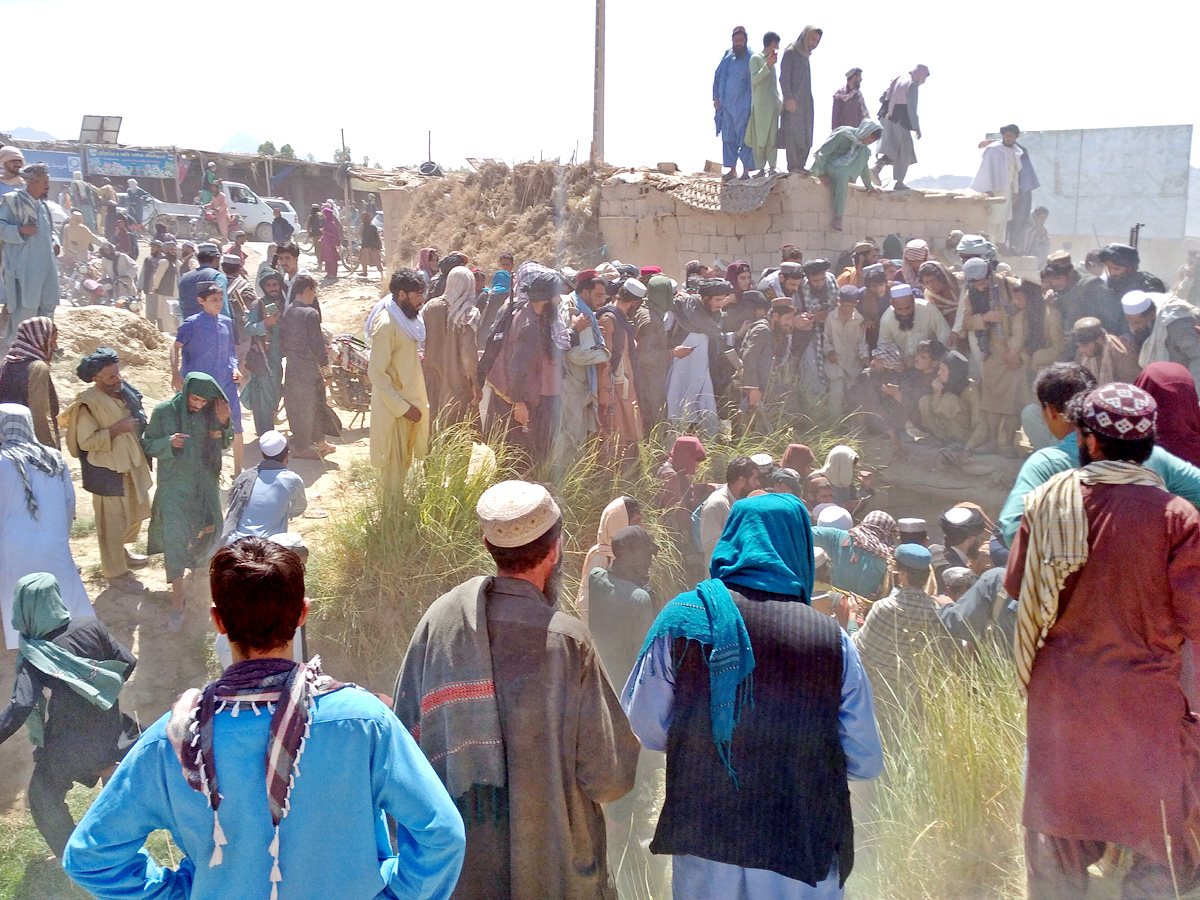 Afghan leader rallies forces in besieged northern city - Sakshi13