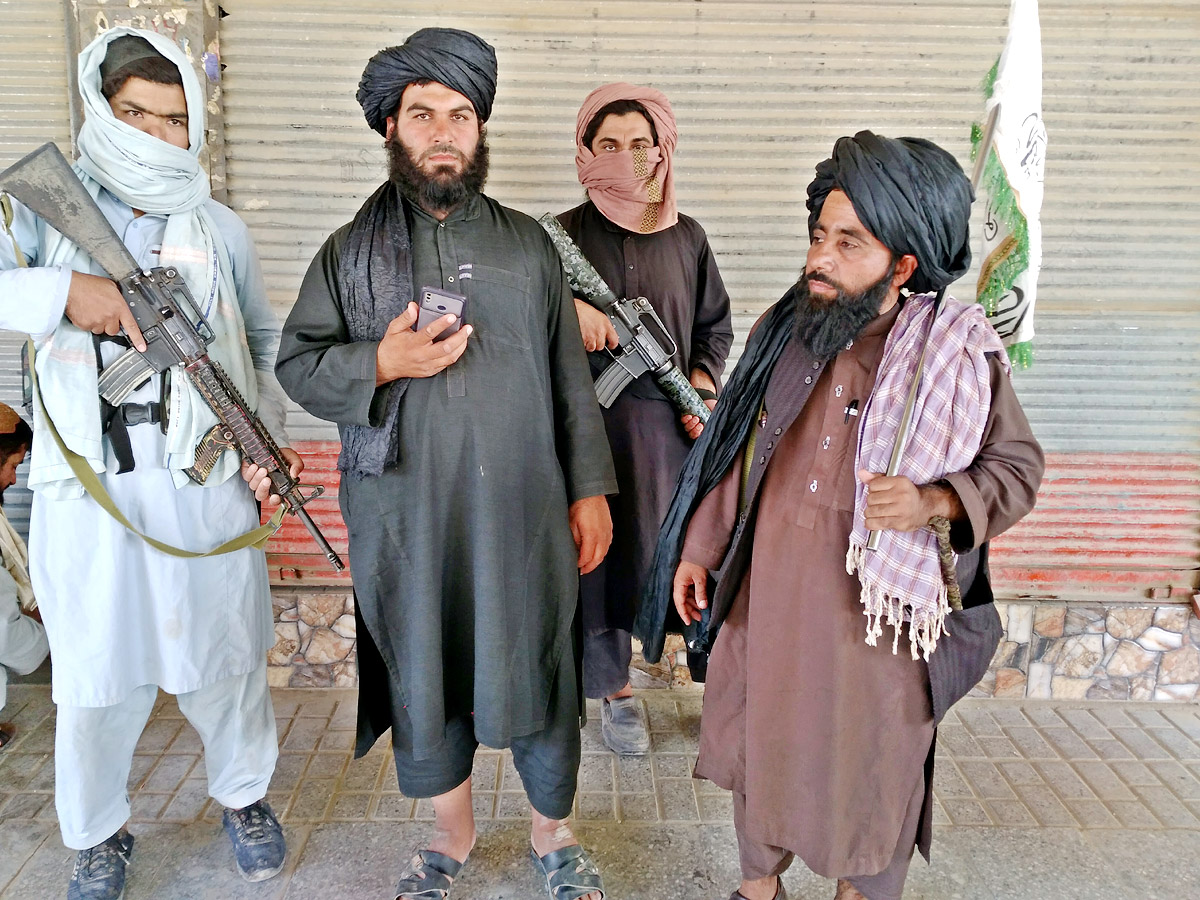 Afghan leader rallies forces in besieged northern city - Sakshi21