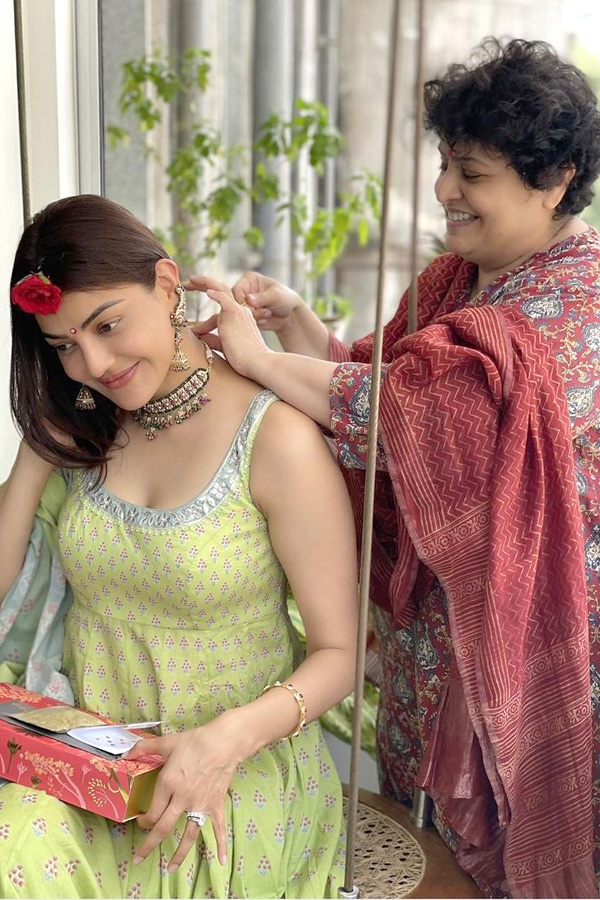 Kajal Agarwal Celebrate First Teej After Marriage Photo Gallery - Sakshi2