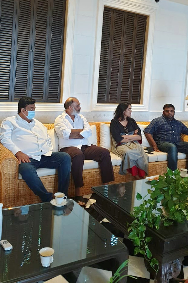 Tollywood Filim Personalities Meeting At Chiranjeevi Home Photo Gallery - Sakshi3