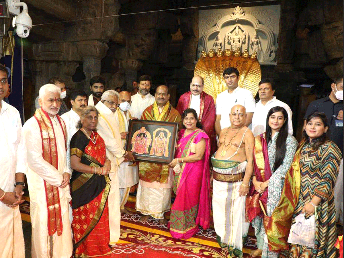 Lok Sabha Speaker Om Birla Visits Tirumala Photo Gallery - Sakshi3