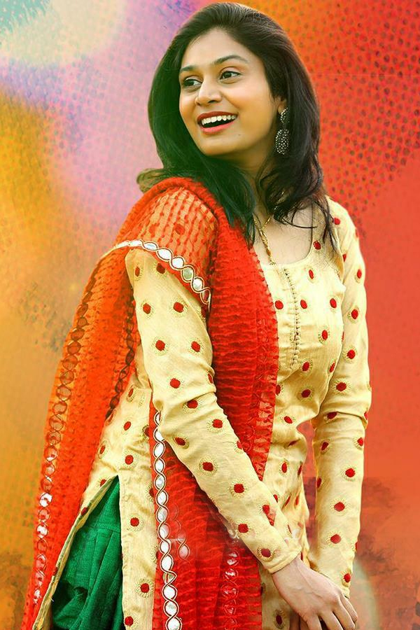 Telugu Singer Mohana Bhogaraju Photo Gallery - Sakshi23