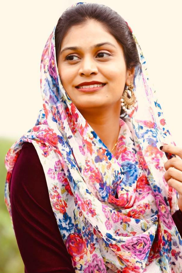 Telugu Singer Mohana Bhogaraju Photo Gallery - Sakshi5