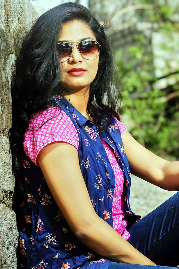 Telugu Singer Mohana Bhogaraju Photo Gallery - Sakshi7