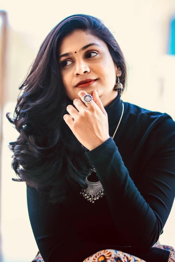 Telugu Singer Mohana Bhogaraju Photo Gallery - Sakshi9