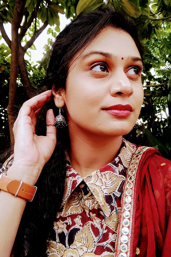 Telugu Singer Mohana Bhogaraju Photo Gallery - Sakshi10