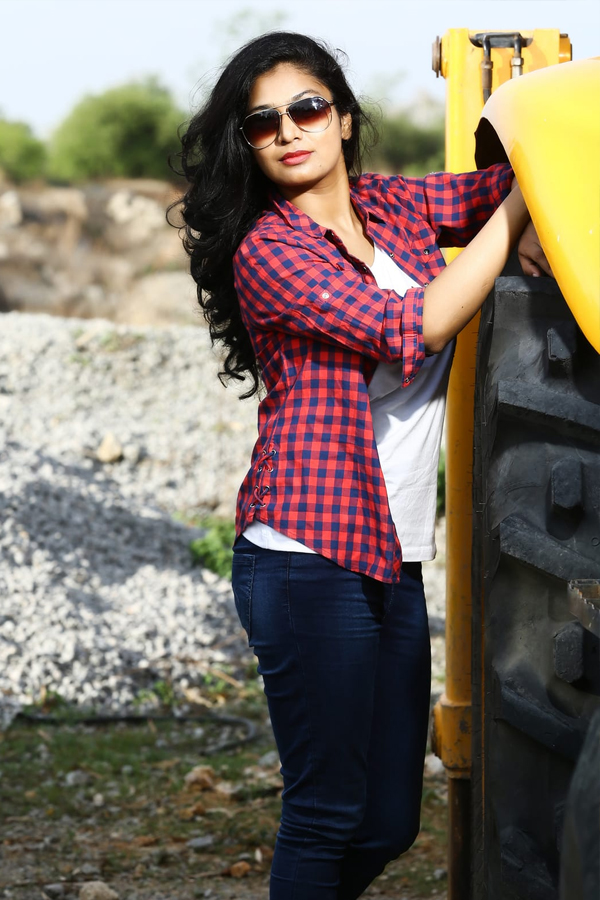Telugu Singer Mohana Bhogaraju Photo Gallery - Sakshi14