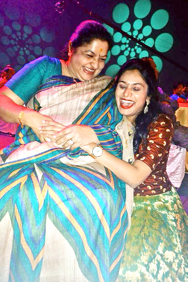 Telugu Singer Mohana Bhogaraju Photo Gallery - Sakshi18