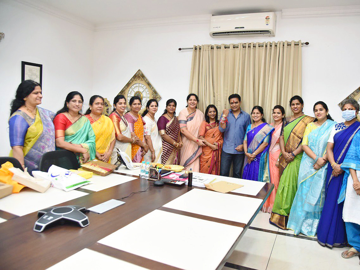 Raksha bandhan celebration 2021 Phot Gallery - Sakshi16