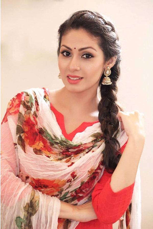 Heroine Sadha Photo Gallery - Sakshi7