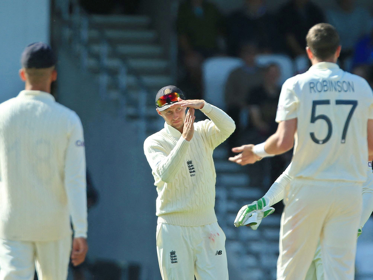 England beat India by an innings and 76 runs Photo Gallery - Sakshi11