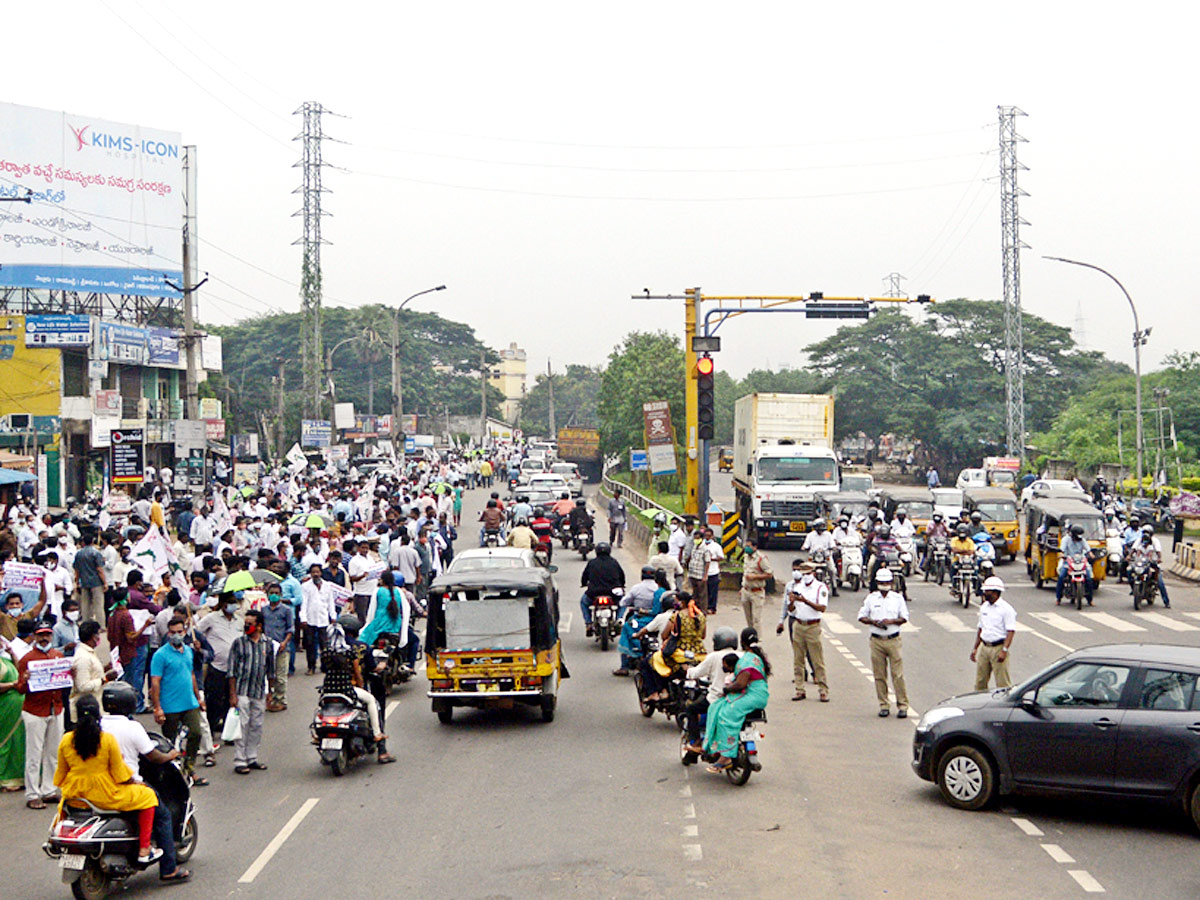Workers Conduct Manava Haram Vizag Steel Plant Against Privatisation Photo Gallery - Sakshi5