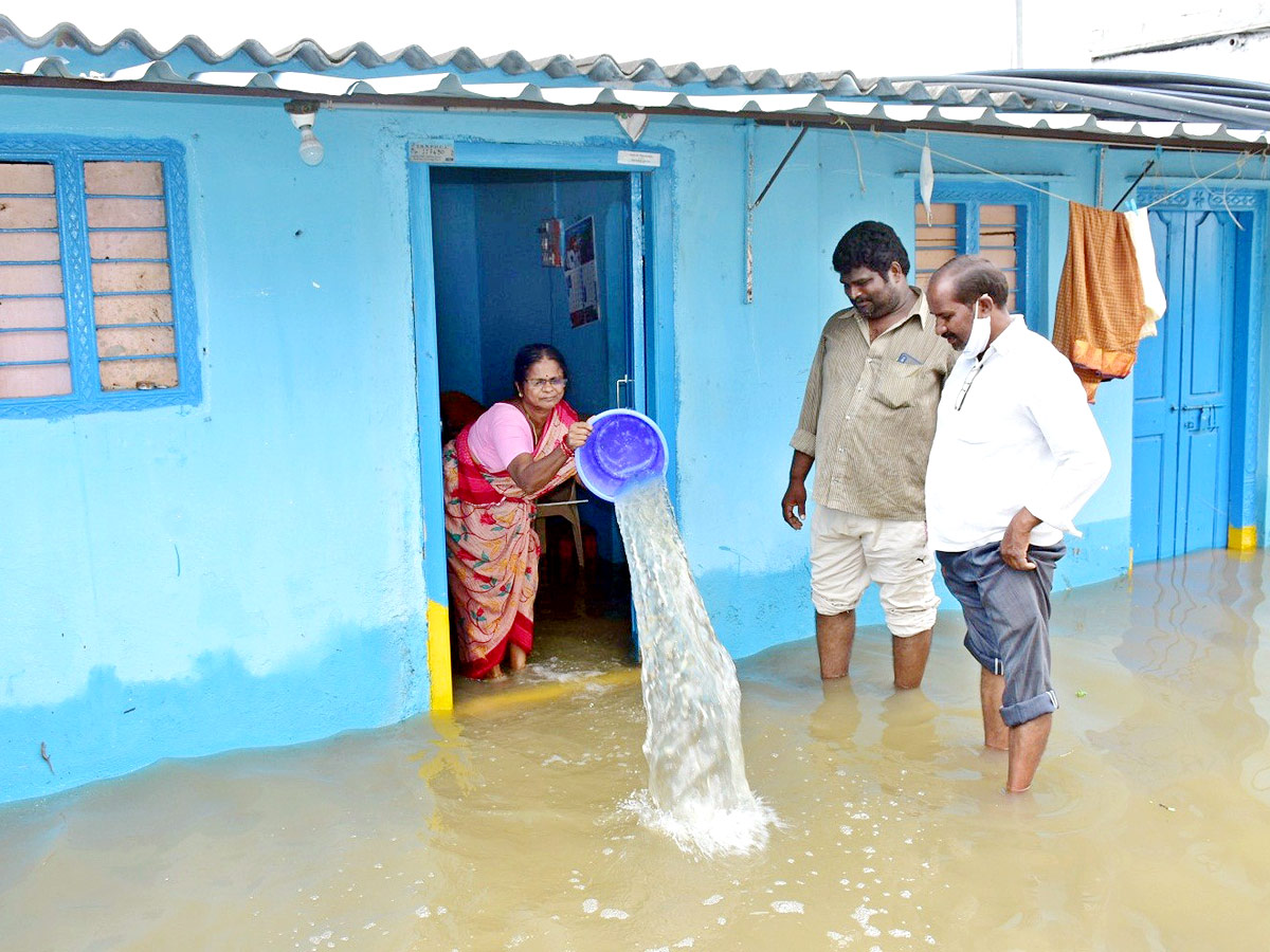 Heavy rains in Telangana Photo Gallery - Sakshi2