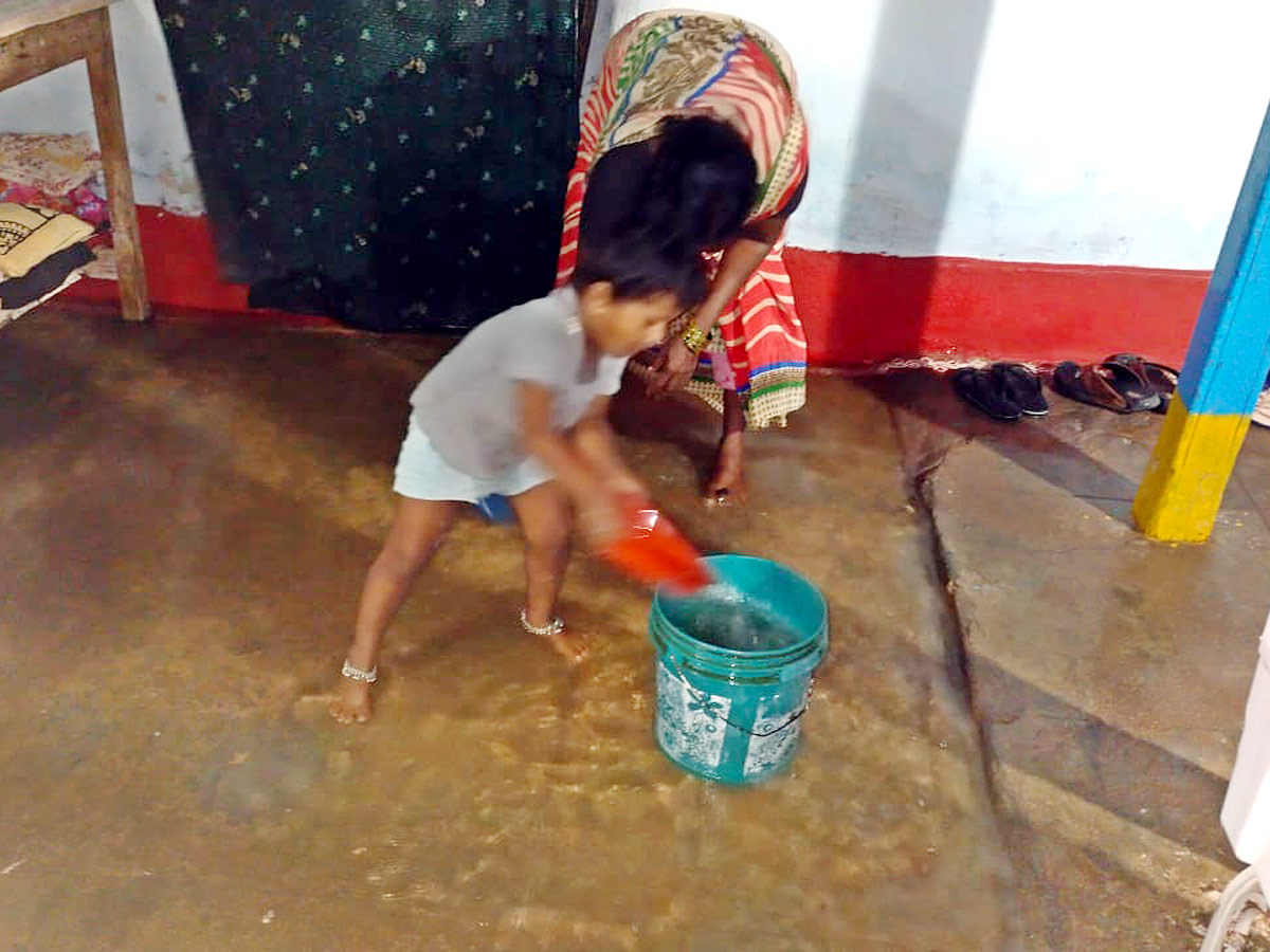 Heavy rains in Telangana Photo Gallery - Sakshi12