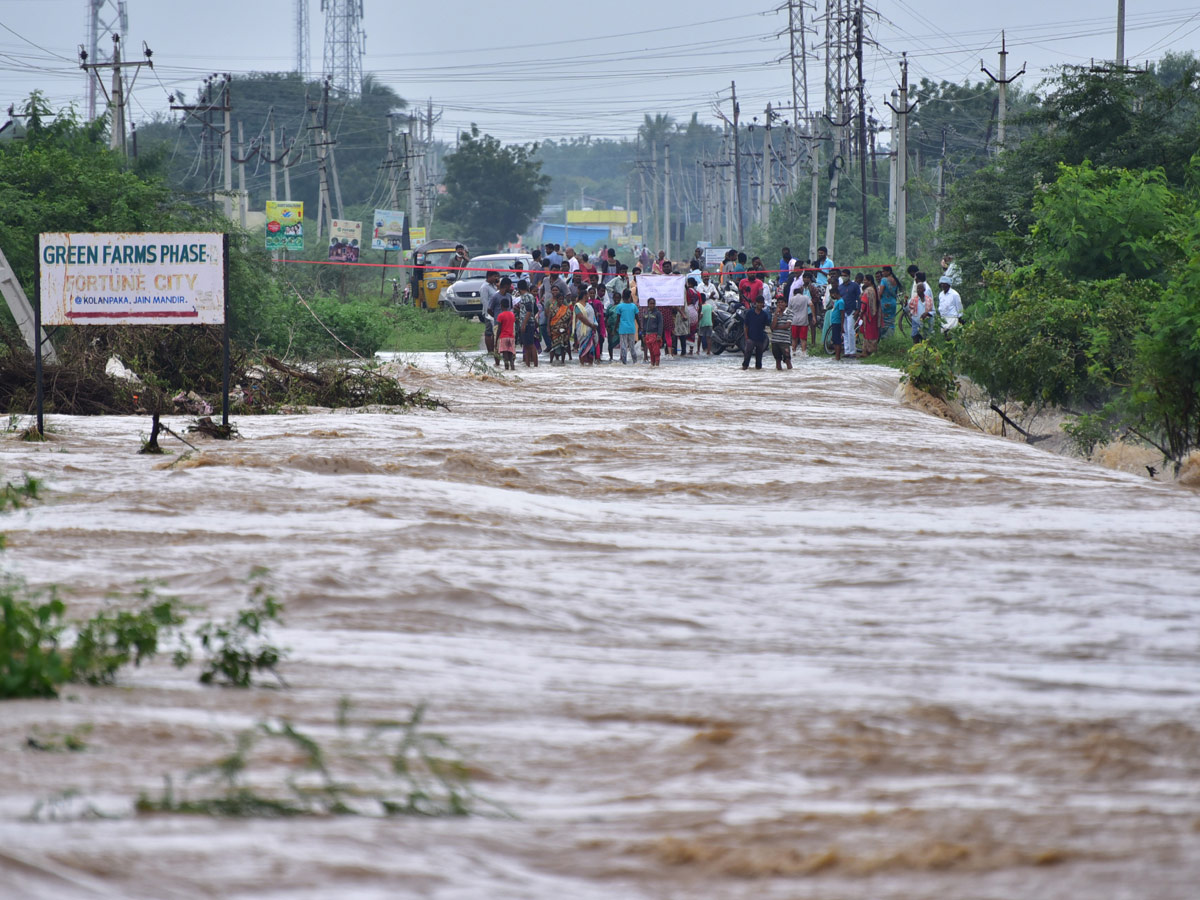 Heavy rains in Telangana Photo Gallery - Sakshi18